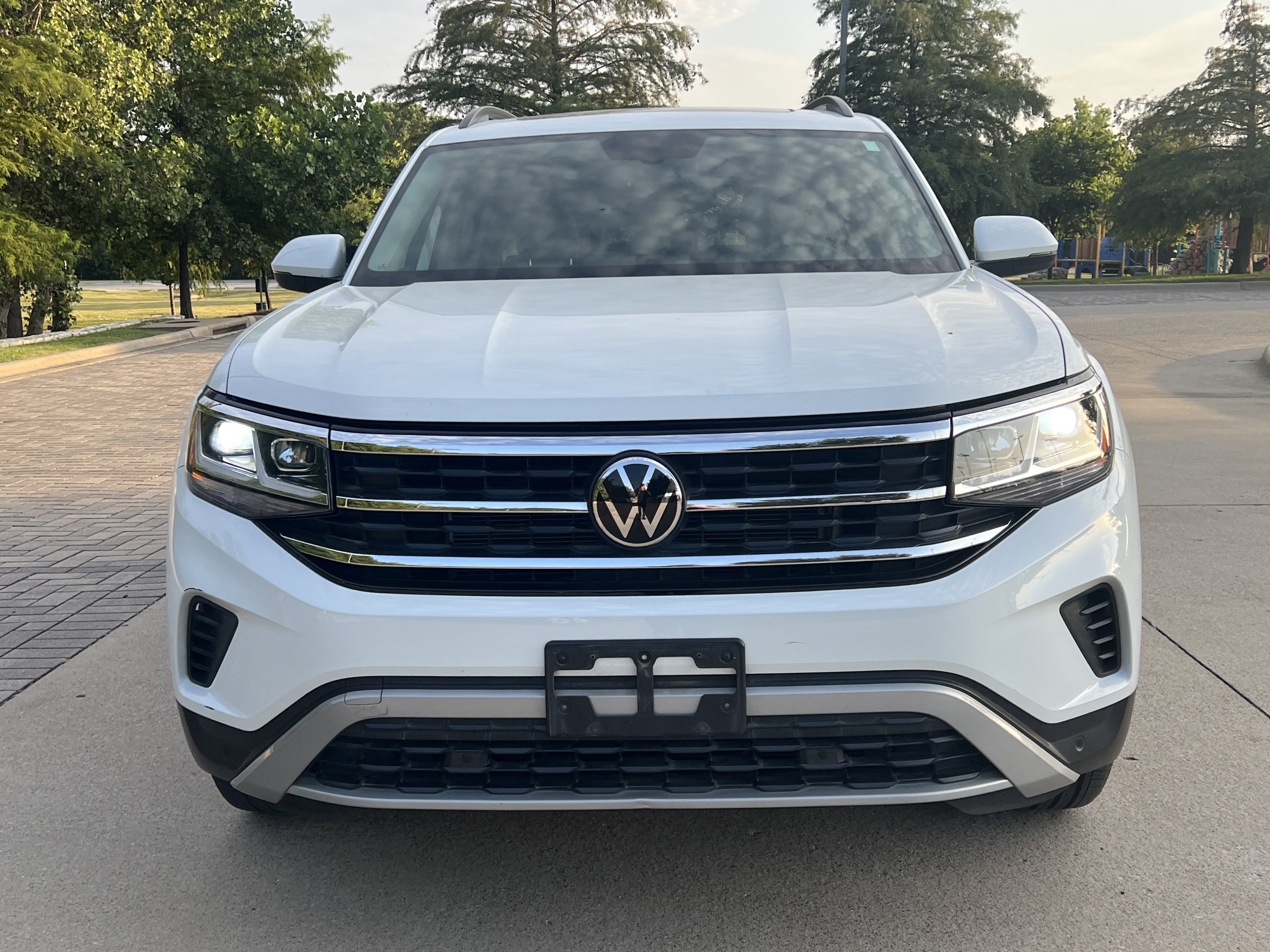 Certified 2023 Volkswagen Atlas SE w/ Panoramic Sunroof Package FWD image 3