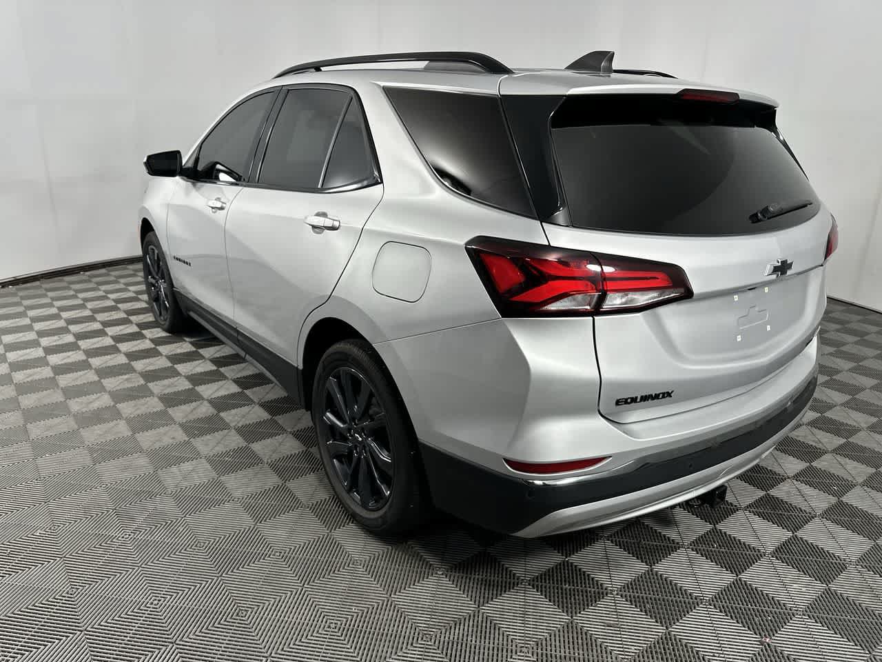 Used 2022 Chevrolet Equinox RS AWD/4WD image 6