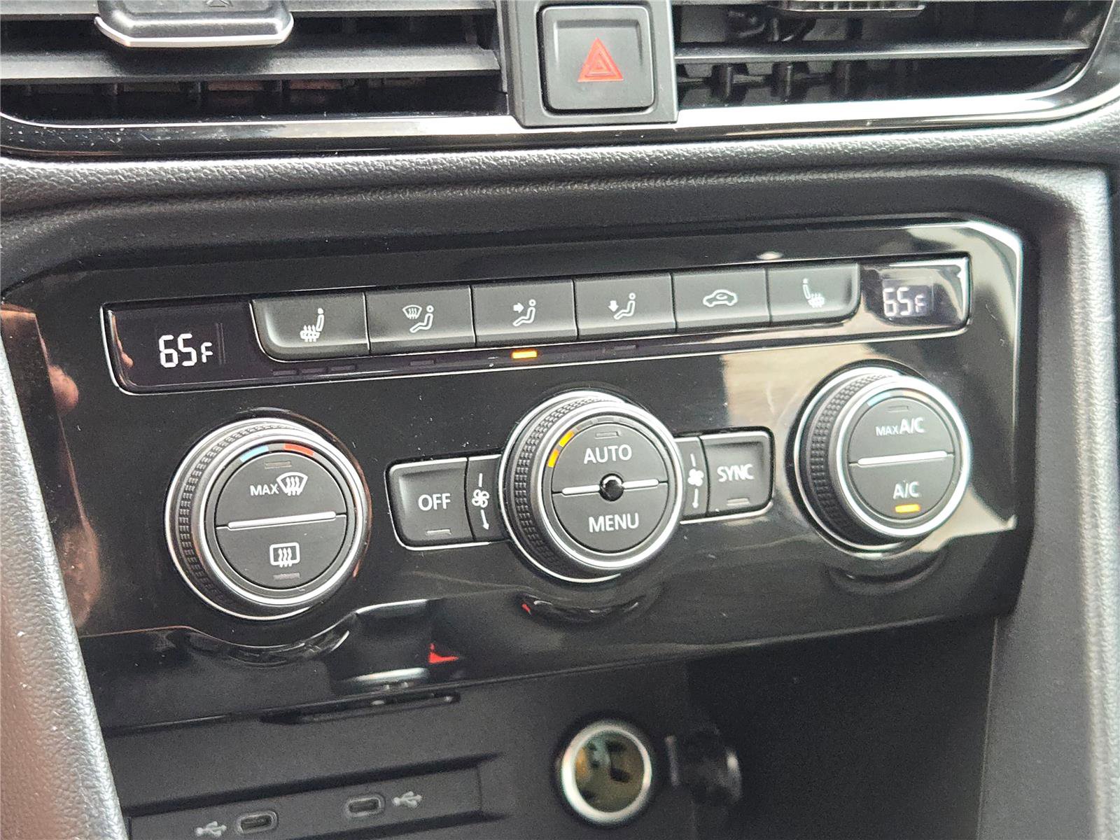 Used 2024 Volkswagen Taos SE FWD image 21