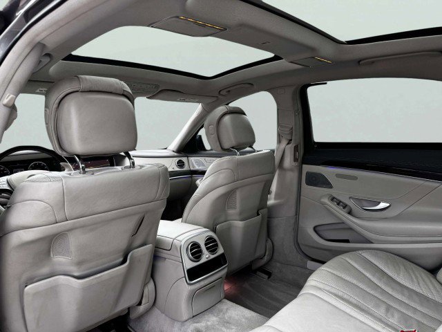Used 2017 Mercedes-Benz S 550 Sedan image 33