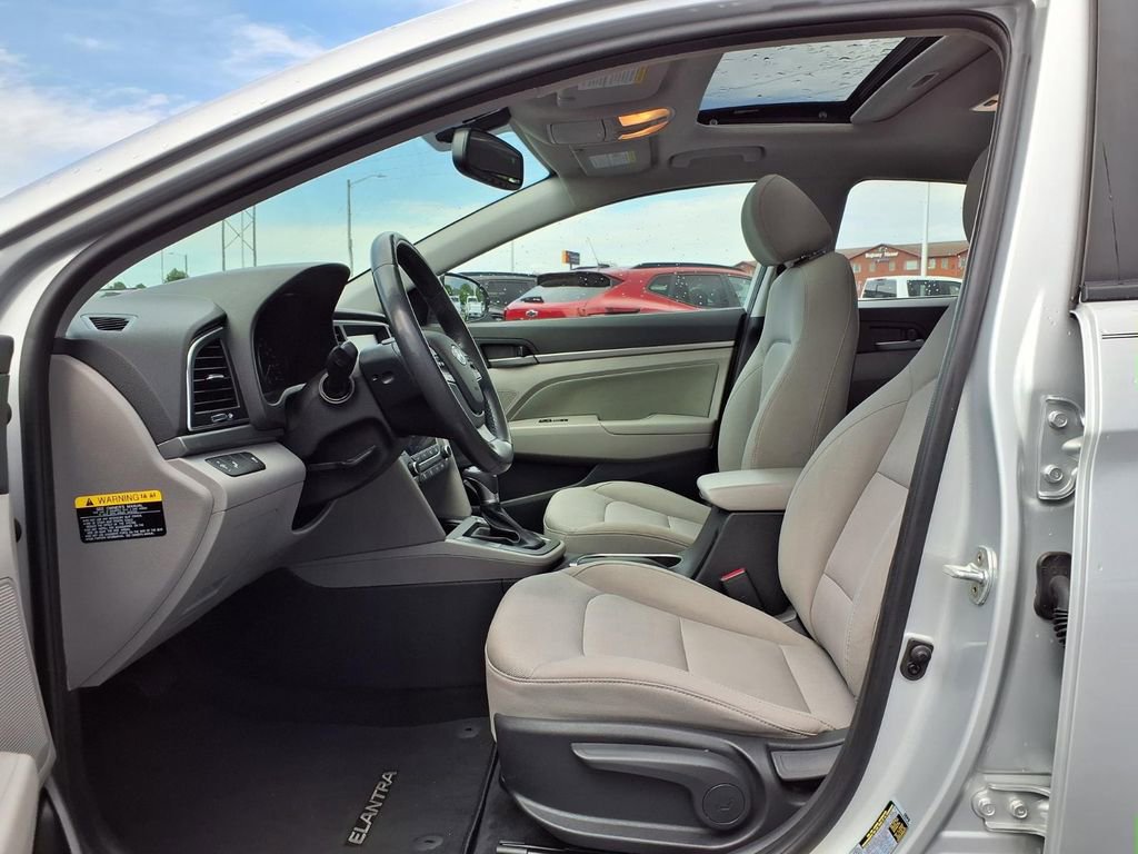 Used 2018 Hyundai Elantra Value Edition FWD image 22
