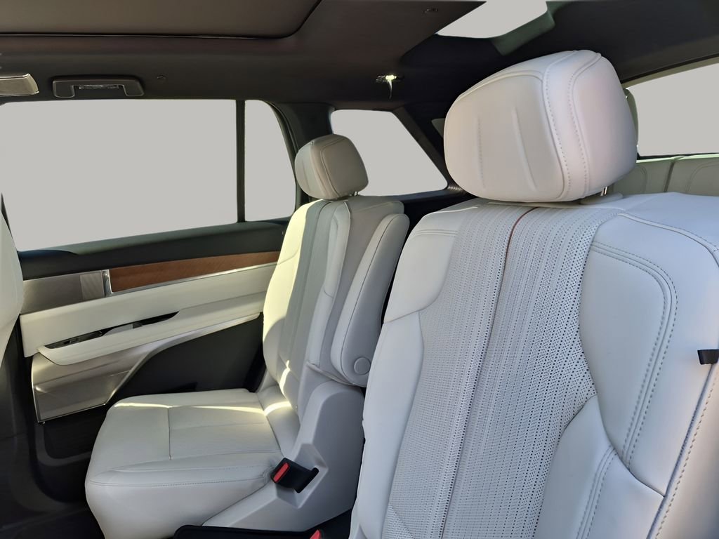 New 2026 Cadillac Vistiq Luxury AWD/4WD image 20