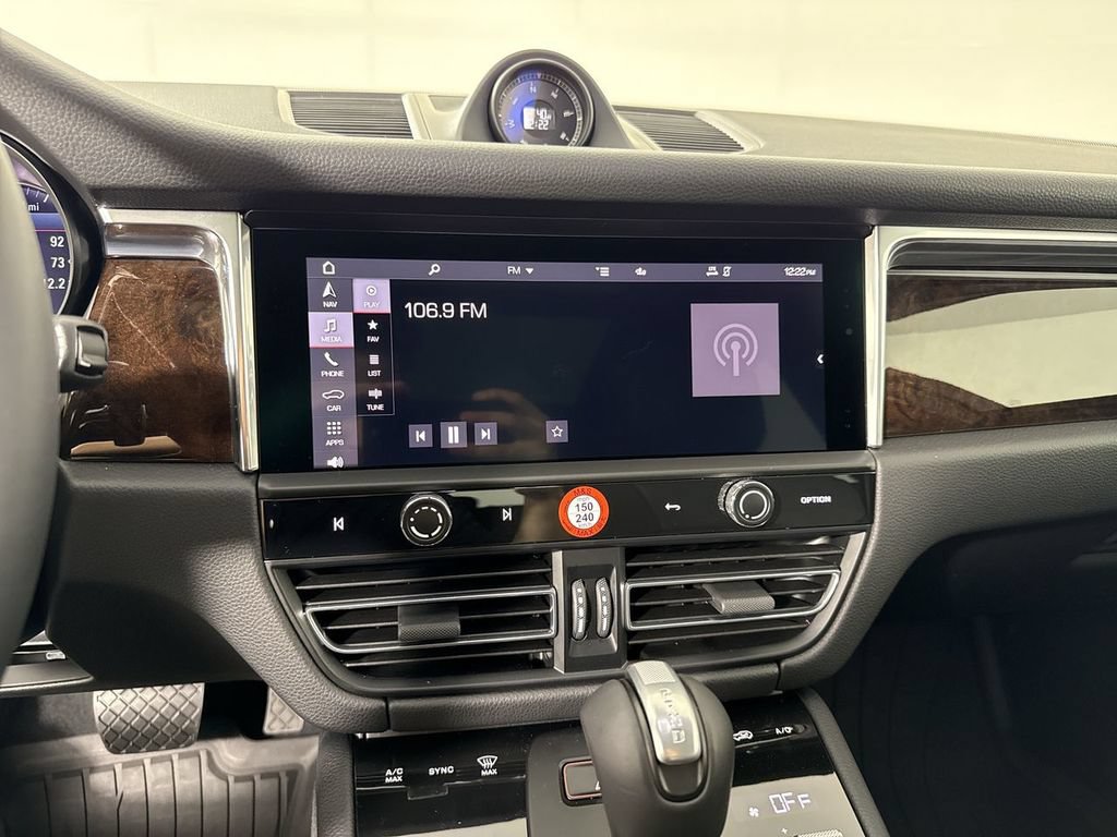 New 2026 Porsche Macan AWD/4WD image 27