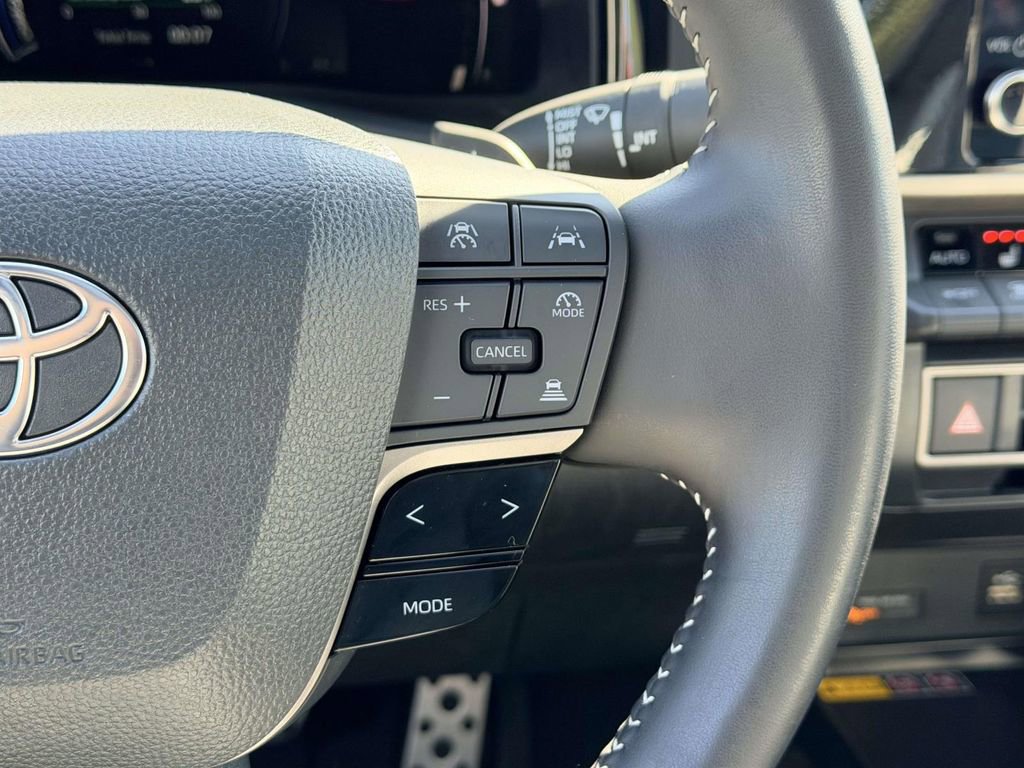 Certified 2025 Toyota Camry SE w/ Convenience Package image 8