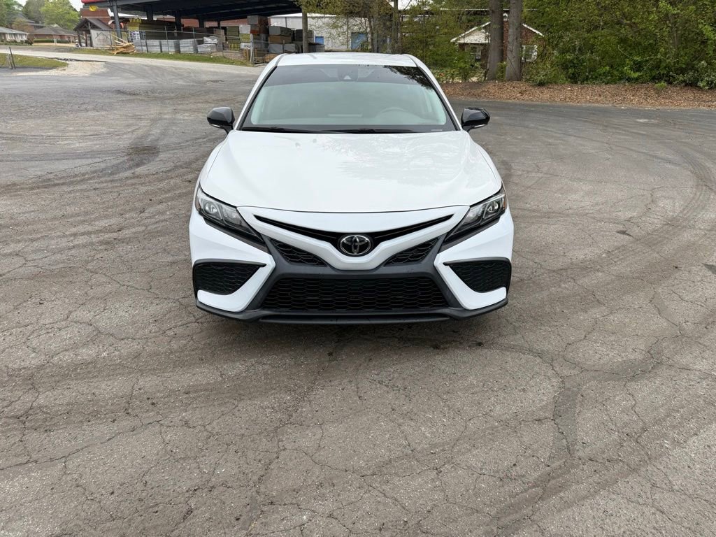 Used 2023 Toyota Camry SE FWD image 4