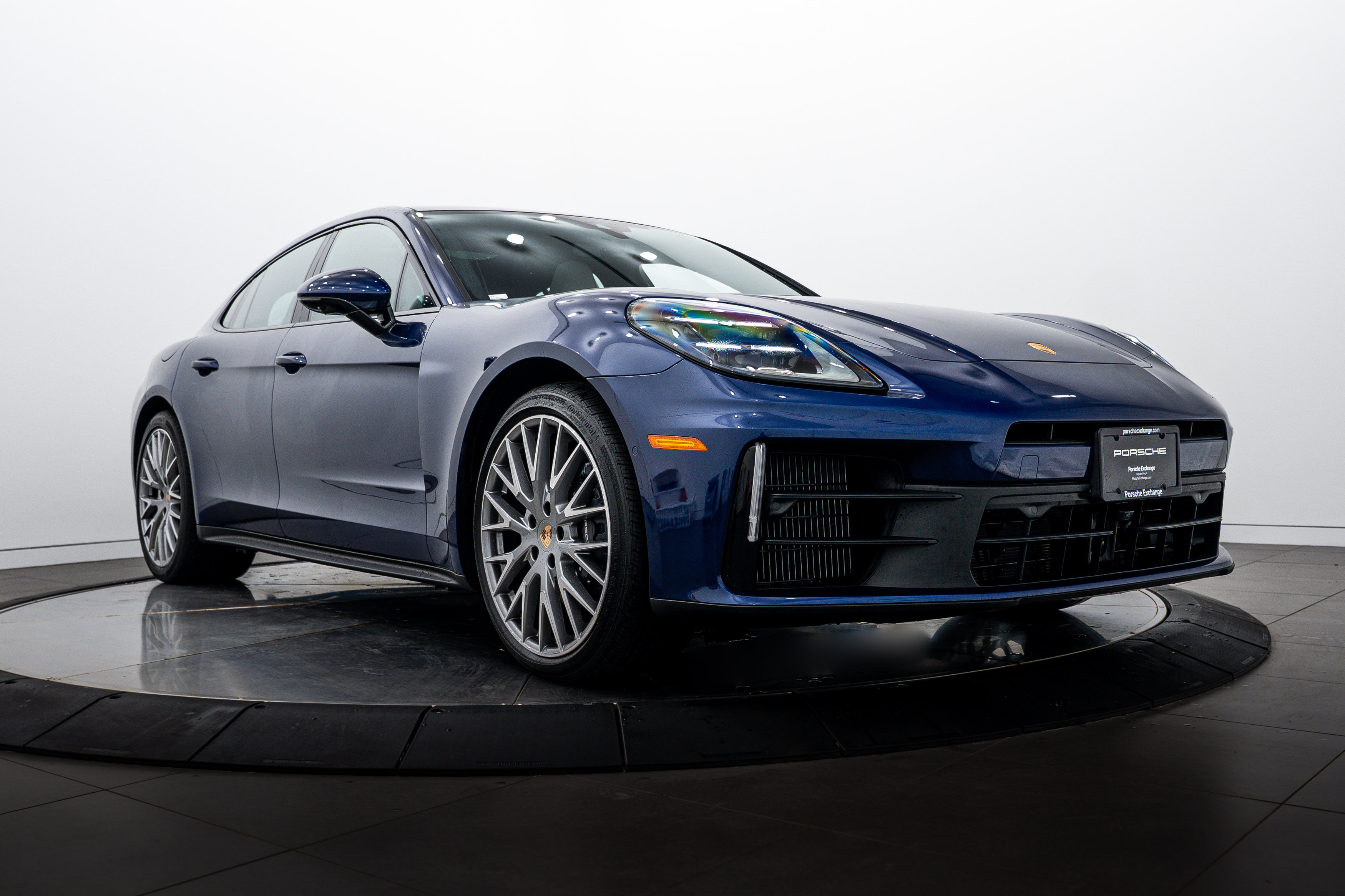 Certified 2026 Porsche Panamera 4 AWD/4WD image 9