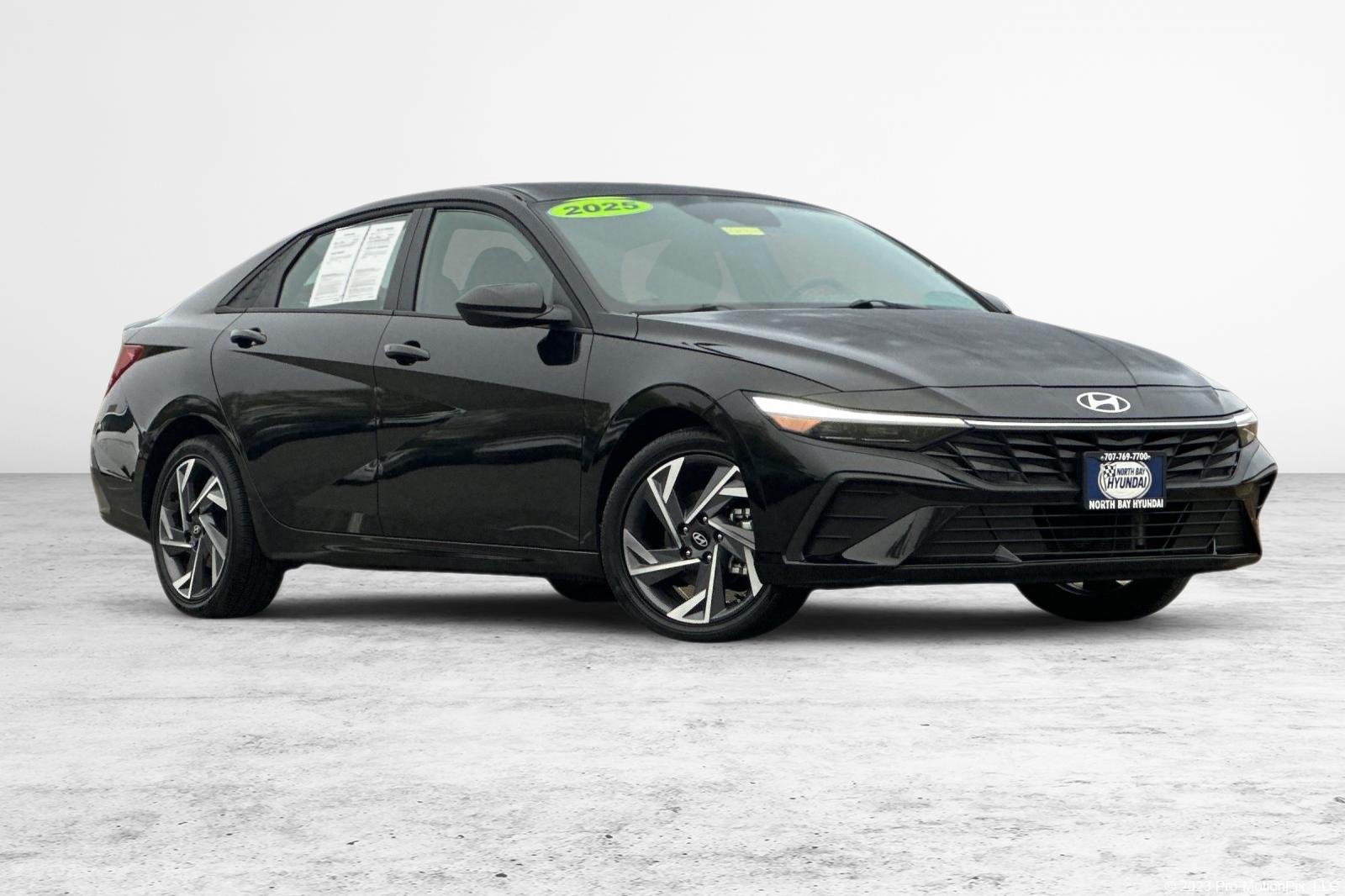 Used 2025 Hyundai Elantra SEL FWD image 1