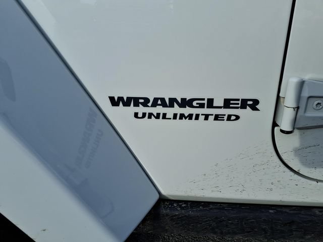 Used 2016 Jeep Wrangler Unlimited Sahara AWD/4WD image 7
