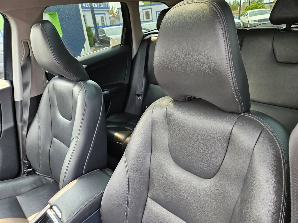 Used 2016 Volvo XC60 T5 Platinum AWD/4WD image 17