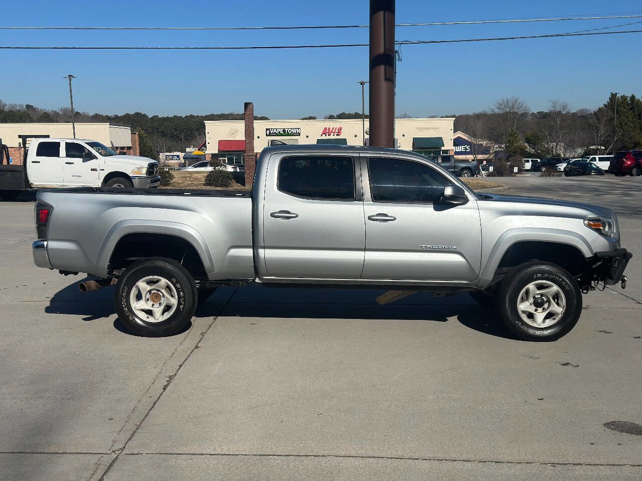 Used 2016 Toyota Tacoma SR5 w/ SR5 Appearance Package (SN) AWD/4WD image 11