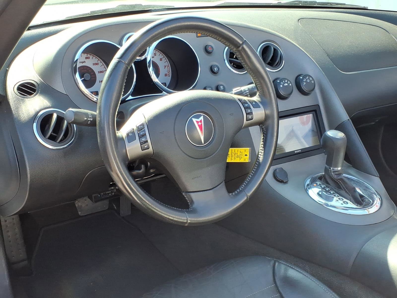 Used 2008 Pontiac Solstice Convertible w/ Premium Package RWD image 7