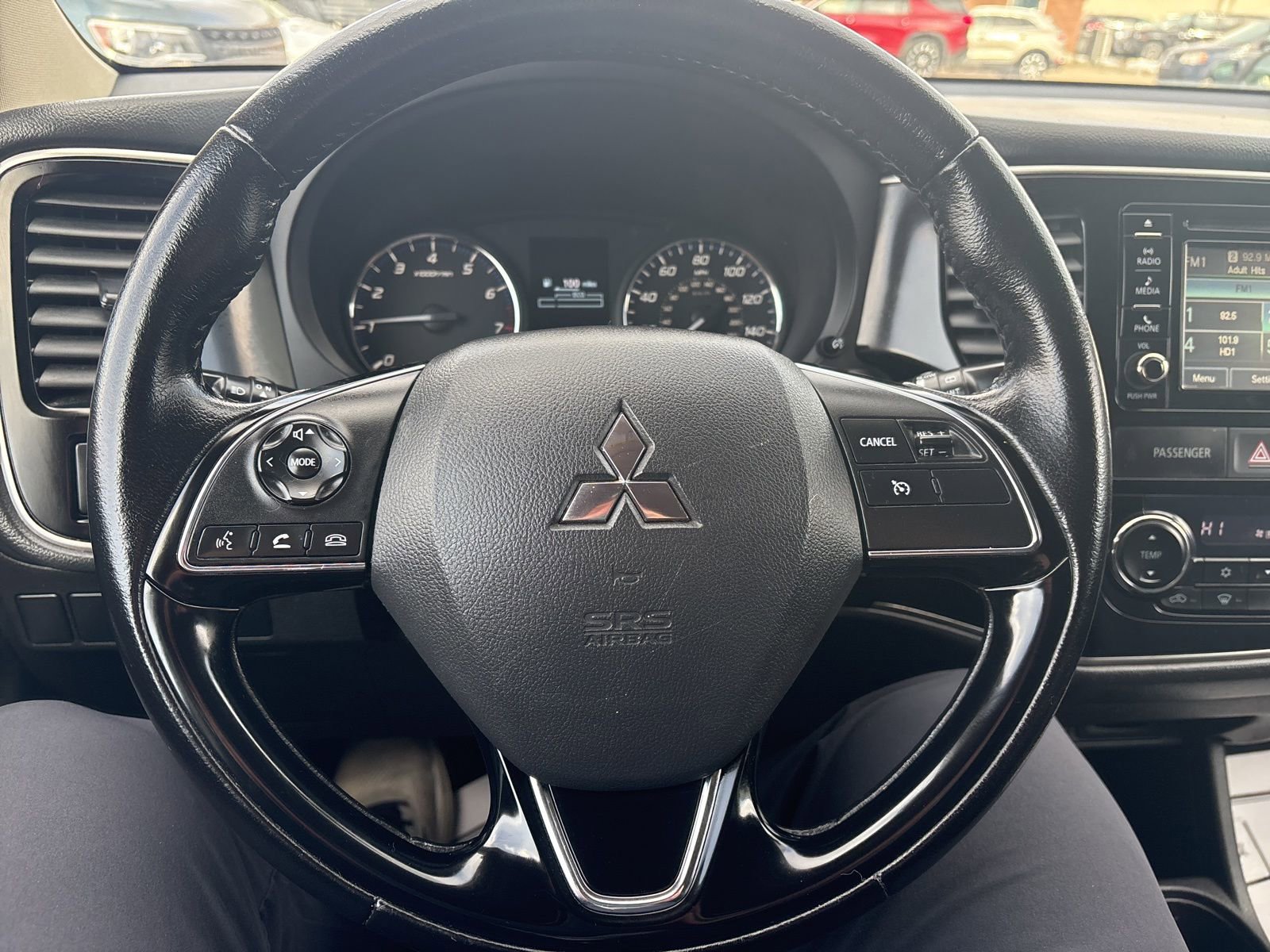 Used 2016 Mitsubishi Outlander SE image 29