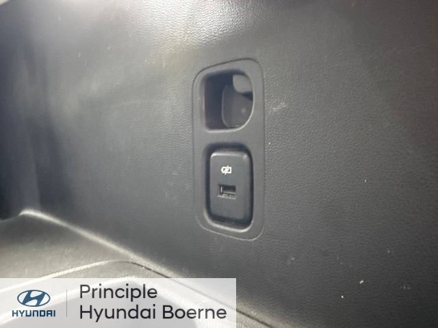 Used 2018 Buick Enclave Essence FWD image 26
