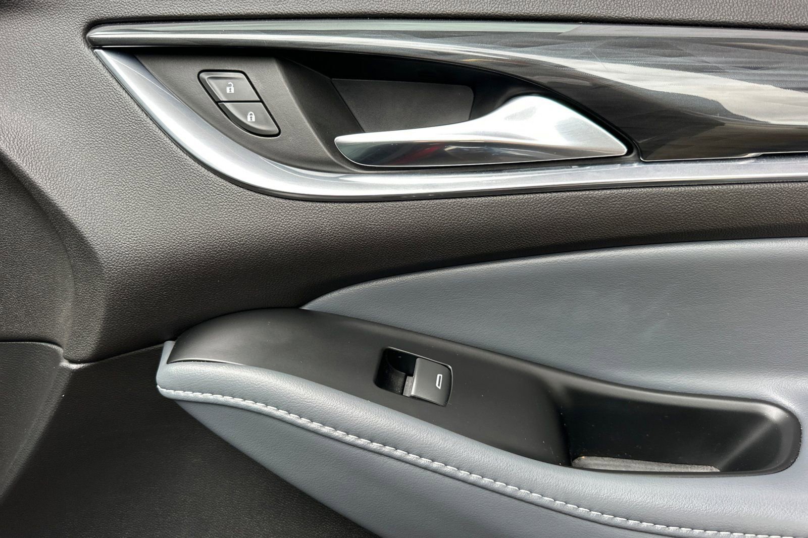 Certified 2023 Buick Enclave Essence w/ Sport Touring Edition image 23