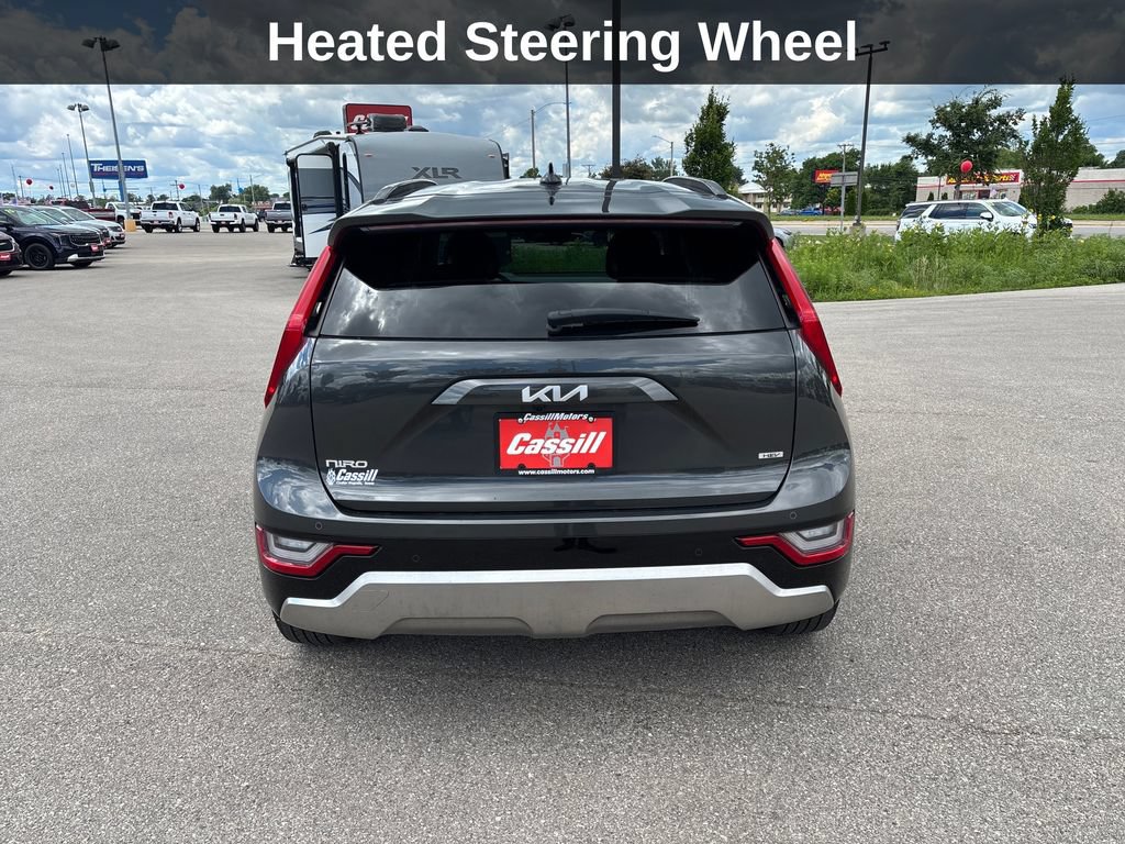 Used 2023 Kia Niro SX Touring FWD image 5