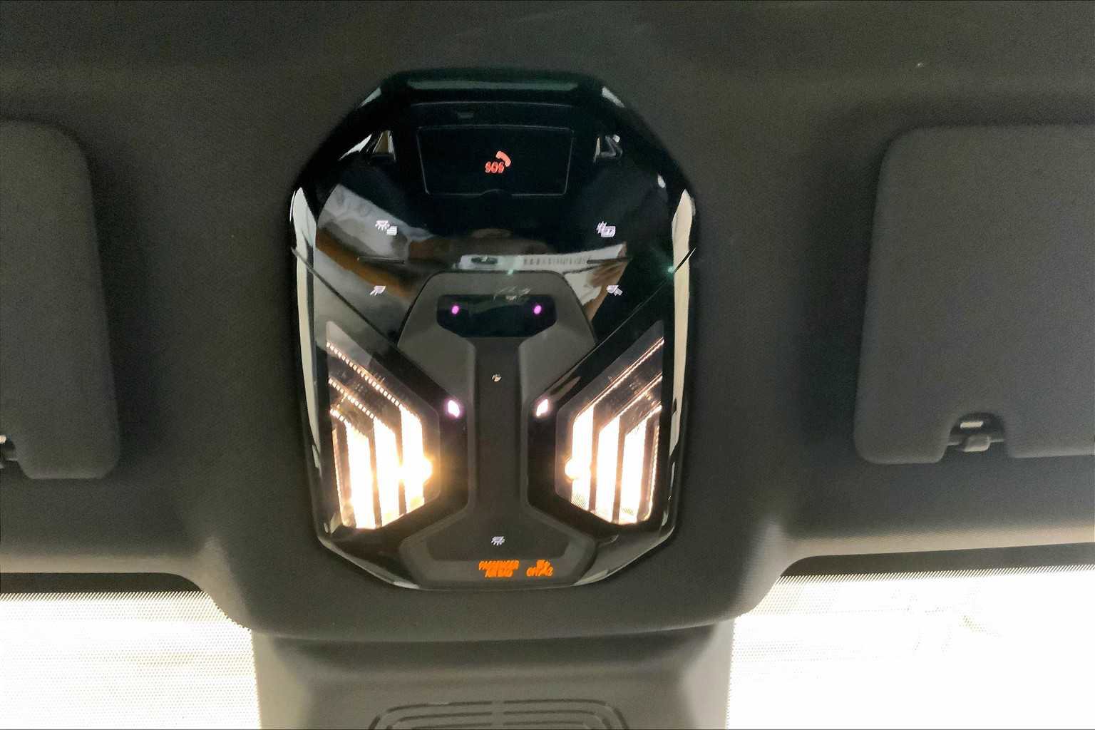 Used 2022 BMW iX xDrive50 w/ Convenience Package image 33