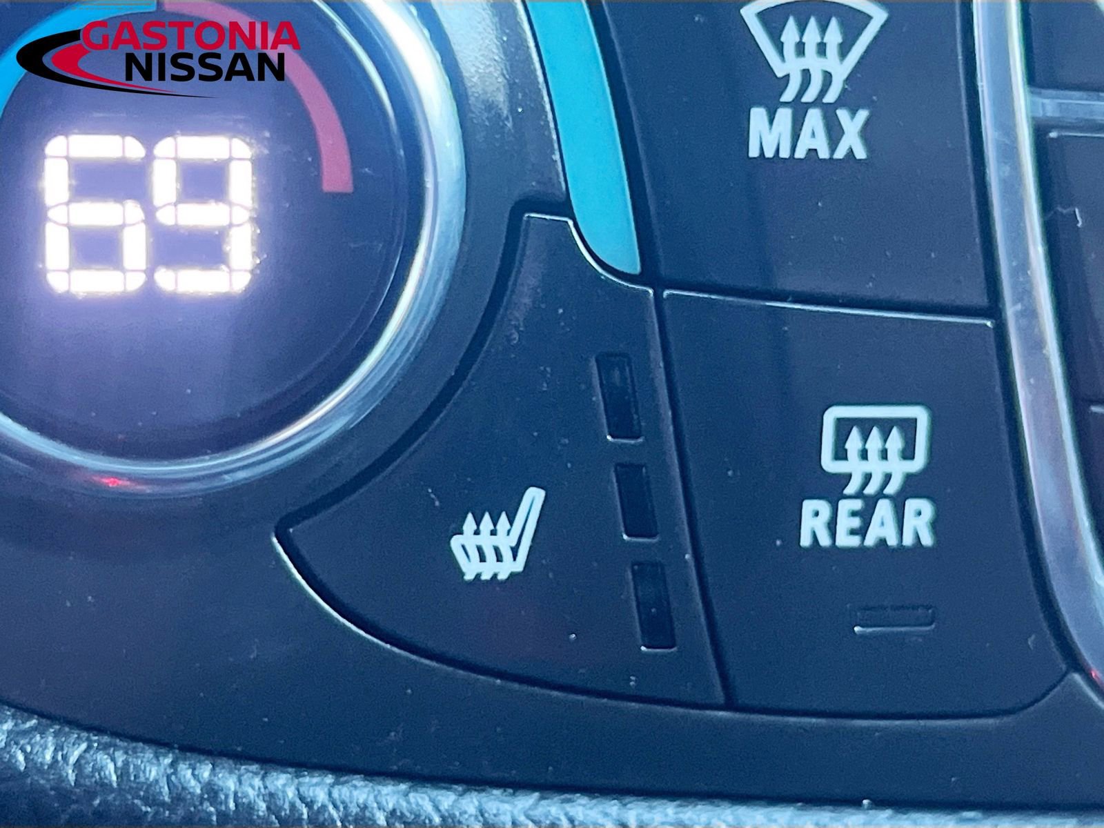 Used 2023 Chevrolet Equinox RS w/ RS Leather Package image 26