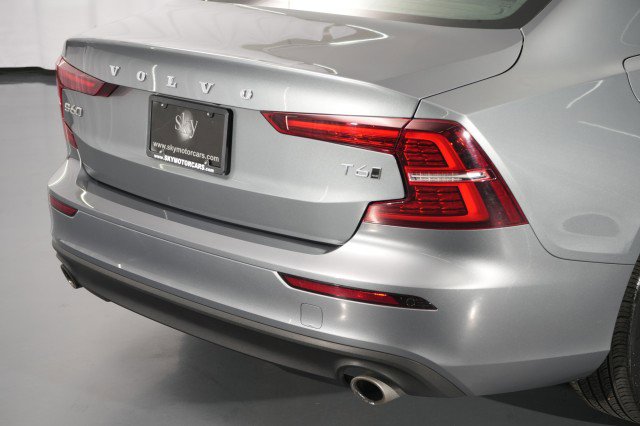 Used 2019 Volvo S60 T6 Momentum AWD/4WD image 11