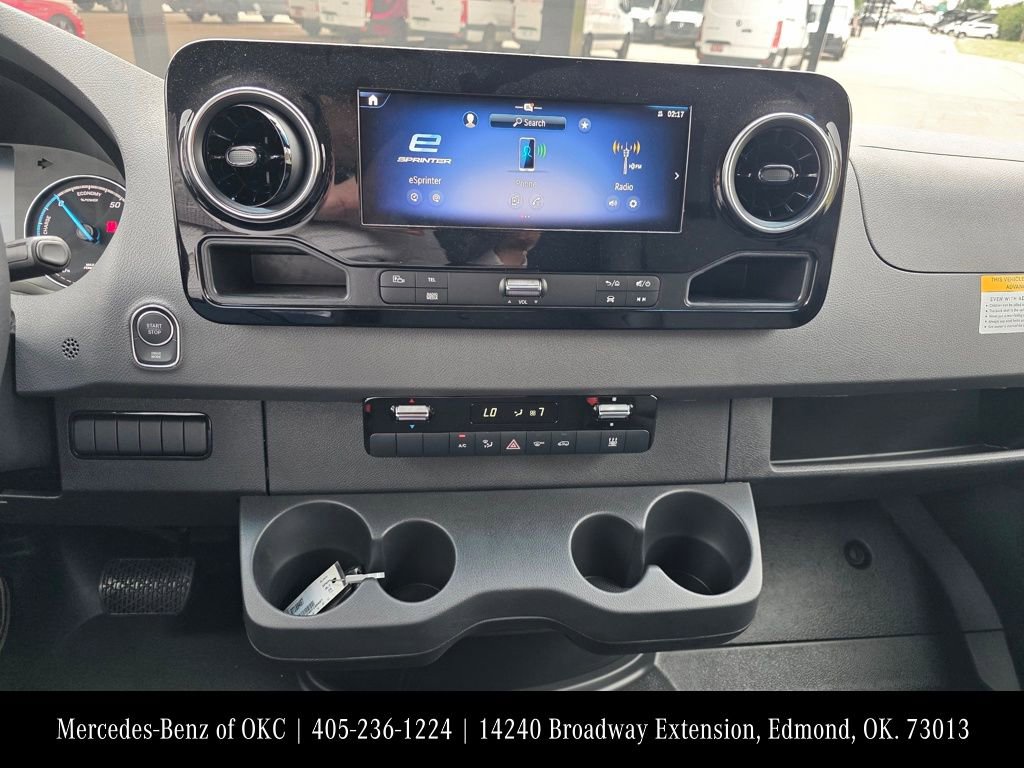 Used 2024 Mercedes-Benz eSprinter 170 Cargo image 11