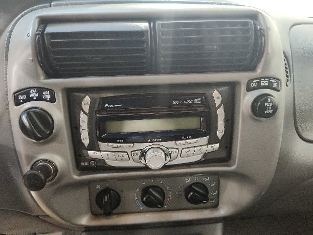 Used 2004 Ford Explorer Sport Trac 4x4 image 23