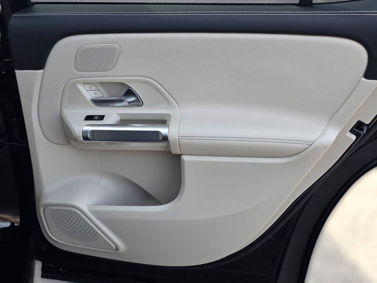 New 2026 Mercedes-Benz GLB 250 4MATIC image 18