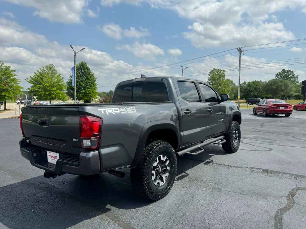 Used 2019 Toyota Tacoma TRD Off-Road AWD/4WD image 6