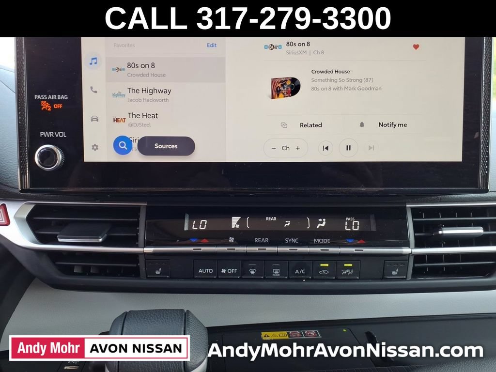 Used 2025 Toyota Sienna XLE FWD image 30