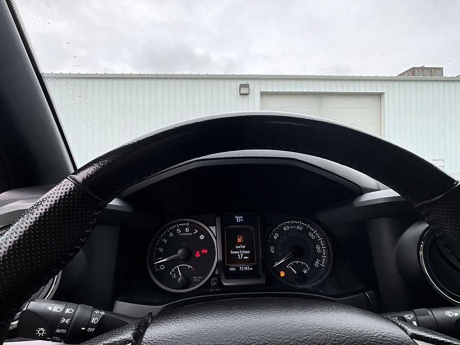 Used 2022 Toyota Tacoma TRD Sport AWD/4WD image 27