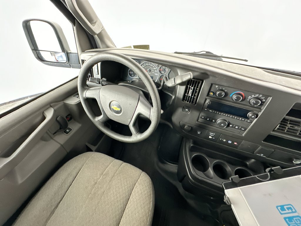 Used 2021 Chevrolet Express 2500 RWD image 9