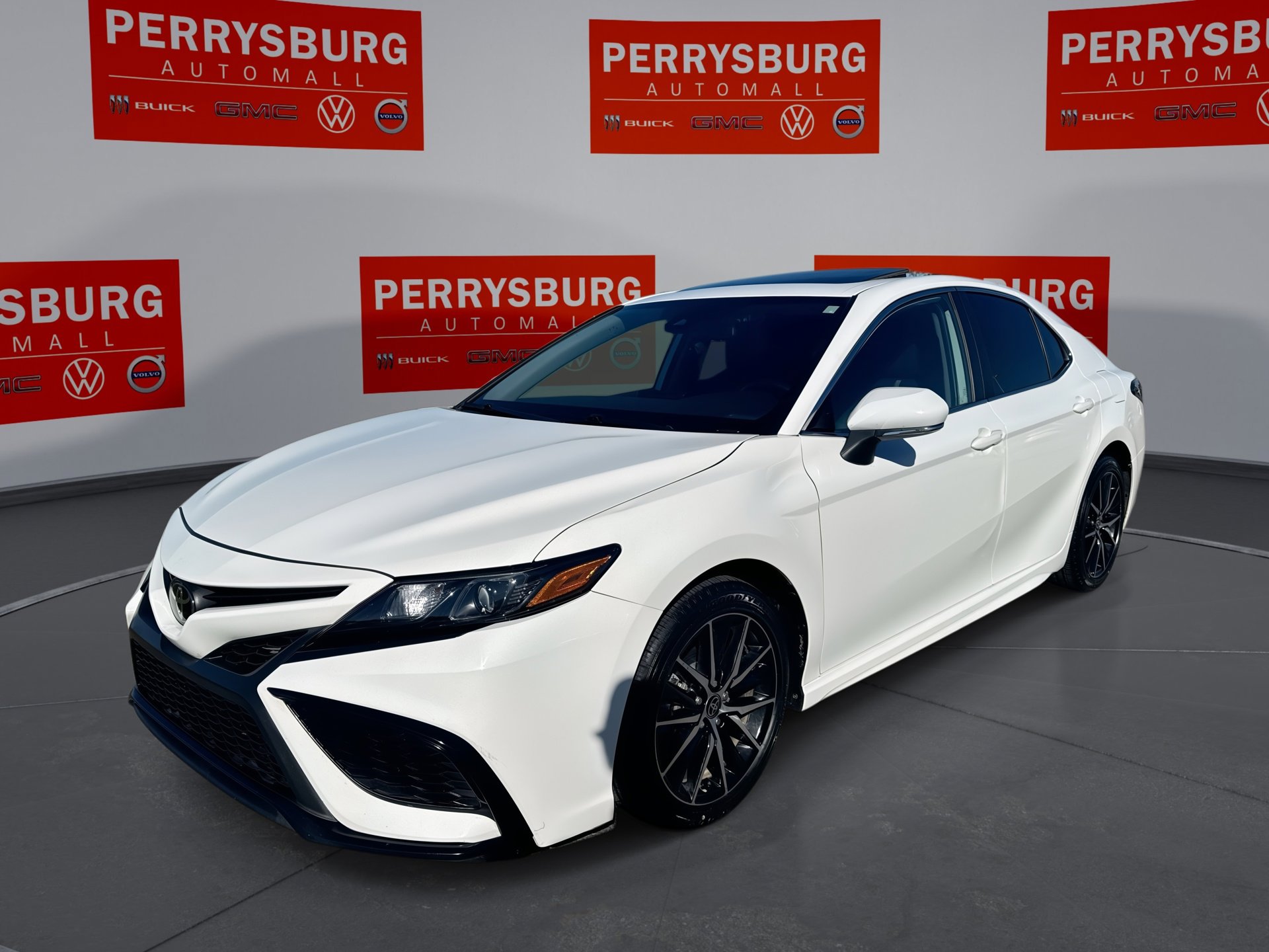 Used 2023 Toyota Camry SE w/ Cold Weather Package