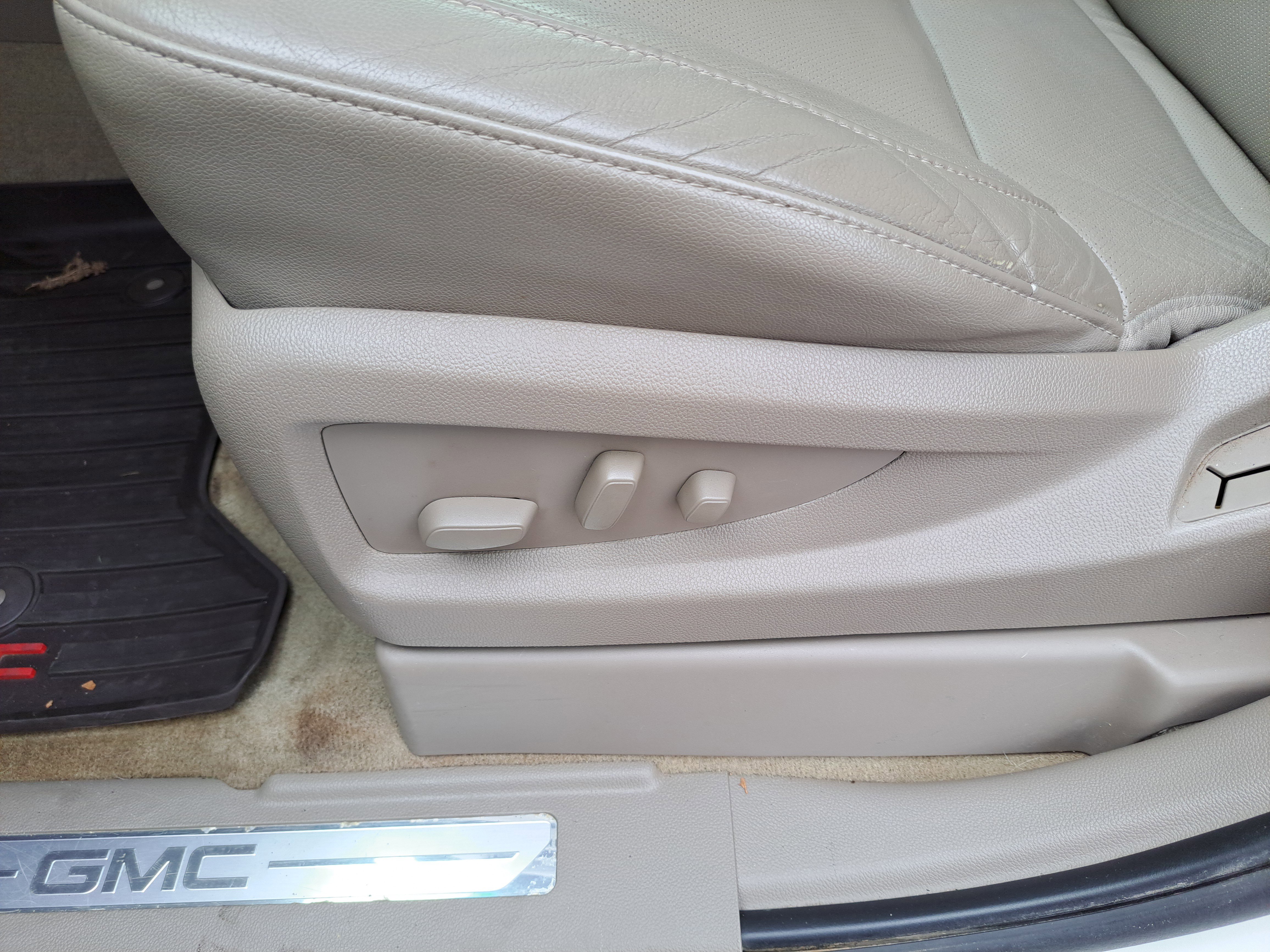 Used 2015 GMC Yukon XL SLT w/ Open Road Package image 12