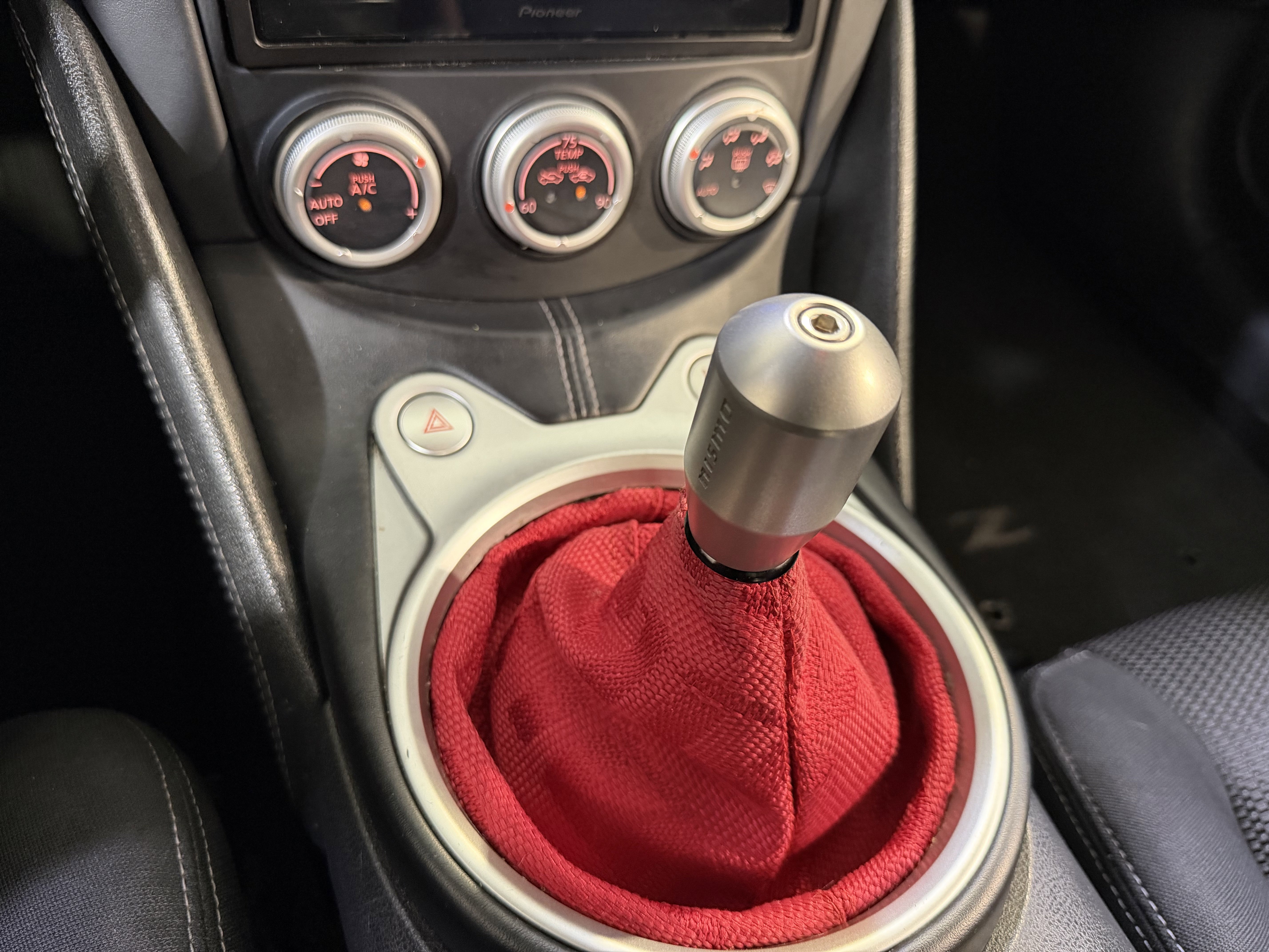 Used 2016 Nissan 370Z Coupe RWD image 19