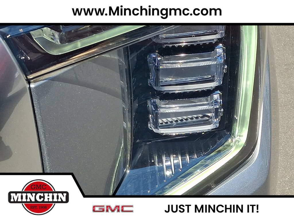 Used 2023 GMC Yukon Denali AWD/4WD image 9