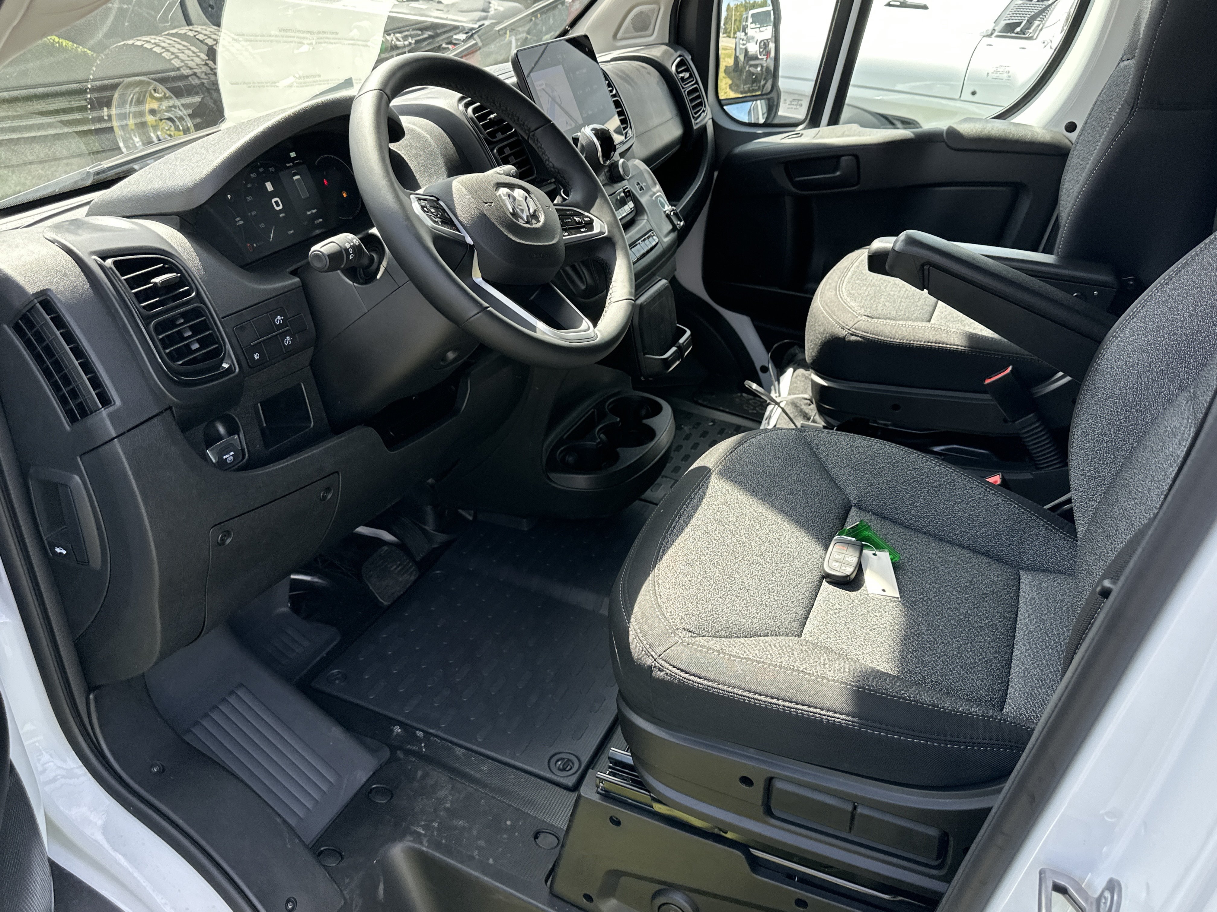 New 2026 RAM ProMaster 3500 w/ Premium Convenience Group FWD image 30