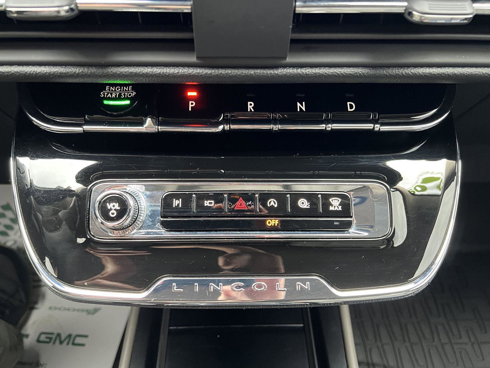 Used 2025 Lincoln Corsair AWD image 31