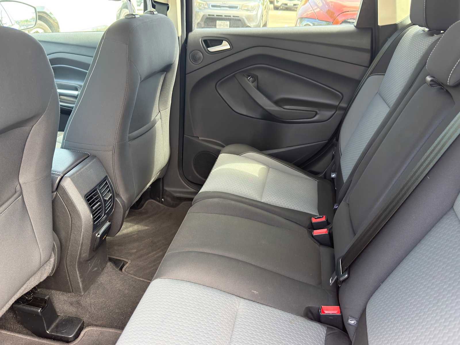 Used 2017 Ford Escape SE w/ Equipment Group 201A image 26