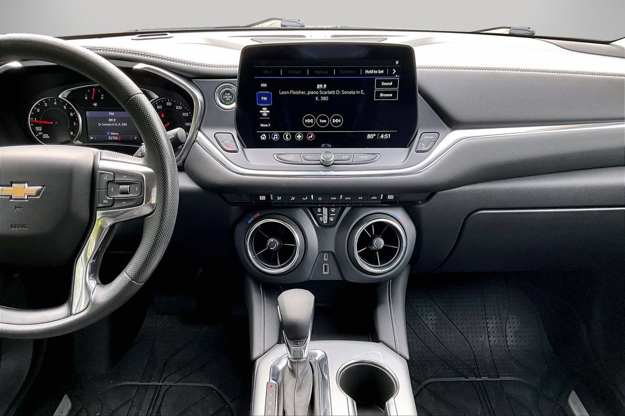 Used 2023 Chevrolet Blazer LT w/ Midnight/Sport Edition FWD image 12