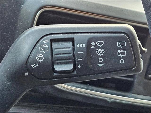 Used 2022 Ford Explorer Limited w/ Limited Technology Package RWD image 26