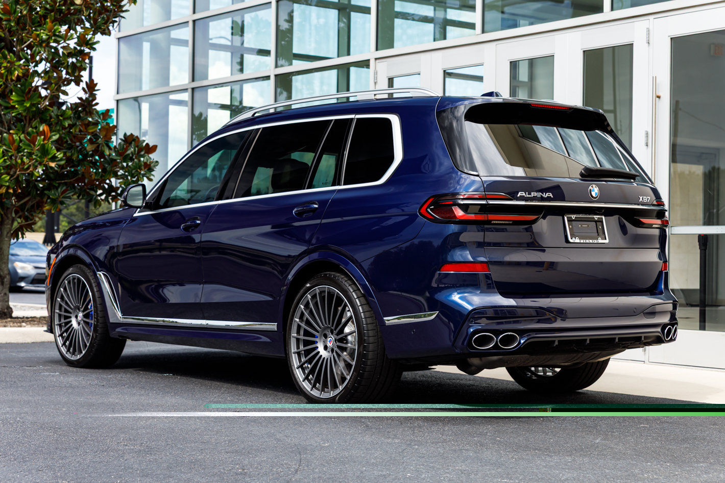 Used 2025 BMW ALPINA XB7 AWD/4WD image 13