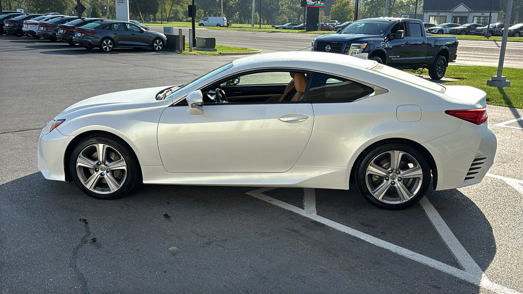 Used 2016 Lexus RC 200t w/ Premium Package RWD image 2