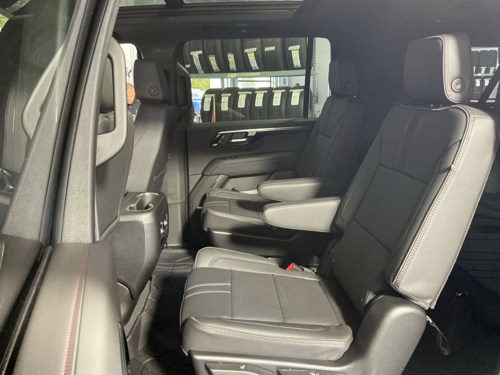 New 2026 Chevrolet Suburban RST w/ RST Capability Package image 32