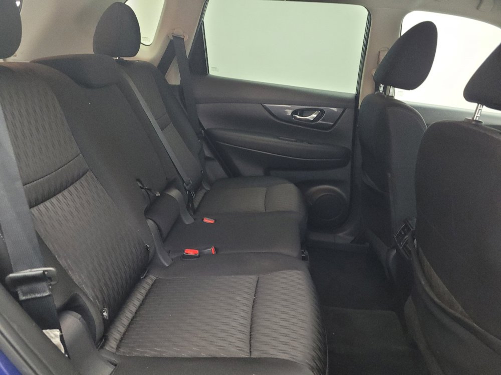 Used 2020 Nissan Rogue SV FWD image 19