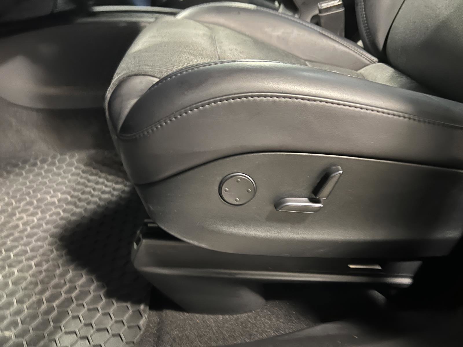 Used 2018 Tesla Model X 75D image 22