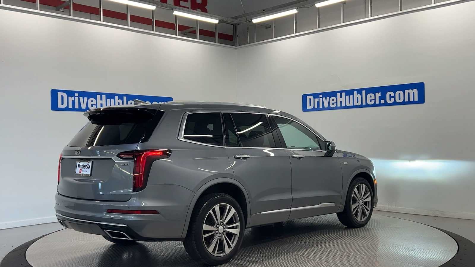 Used 2020 Cadillac XT6 Premium Luxury w/ Platinum Package AWD/4WD image 7