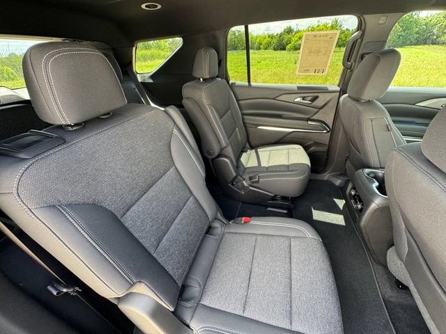 Used 2026 Chevrolet Traverse LT w/ Driver Confidence Package FWD image 32