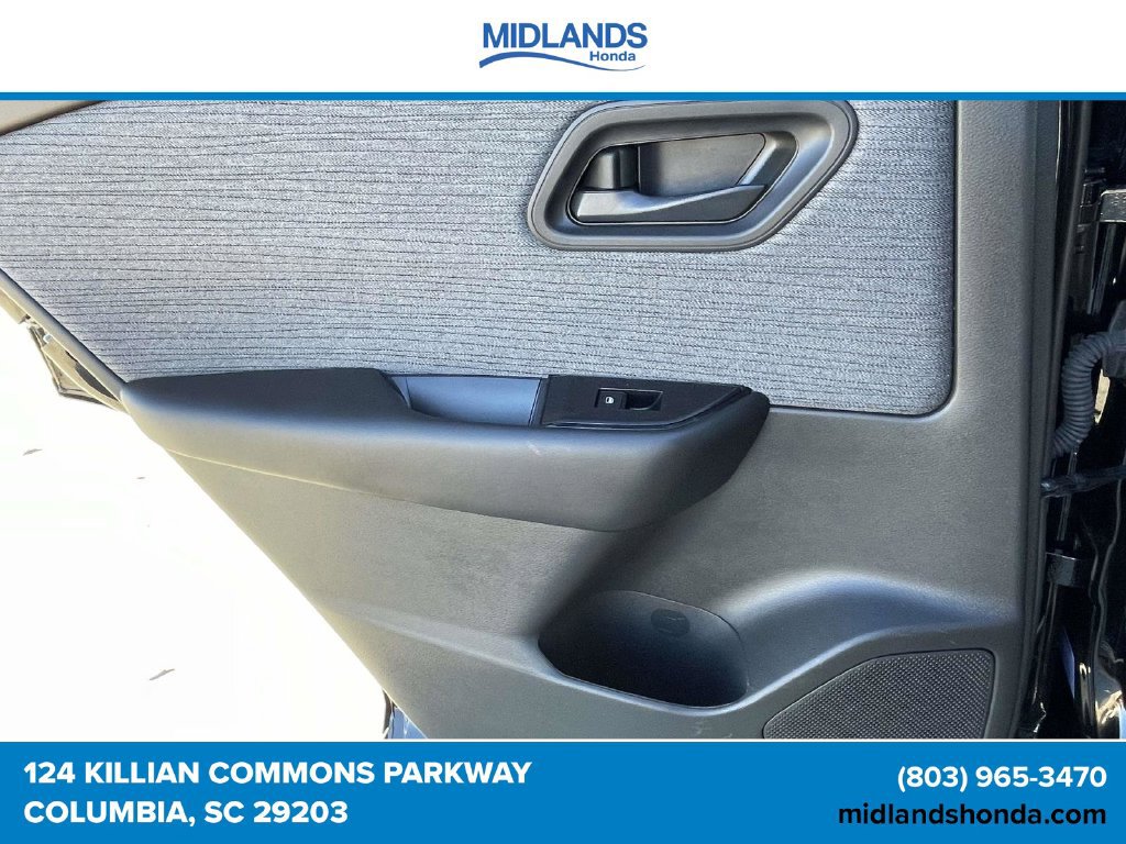 Used 2023 Nissan Rogue S AWD/4WD image 12