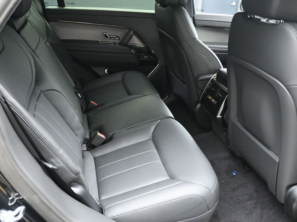 New 2025 Land Rover Range Rover Sport Dynamic SE AWD/4WD image 9