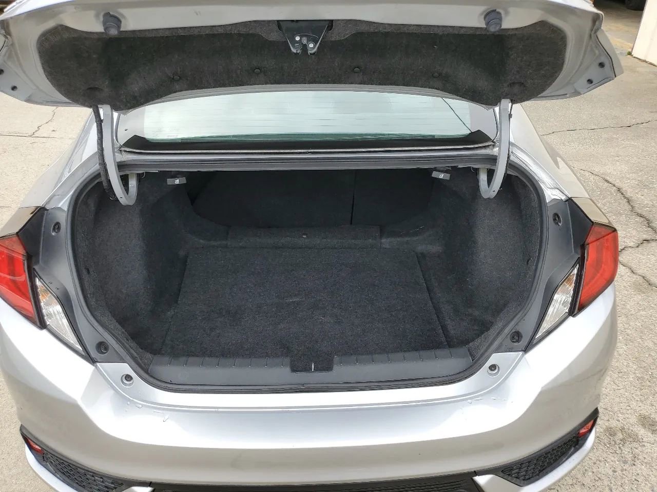 Used 2017 Honda Civic Touring image 40