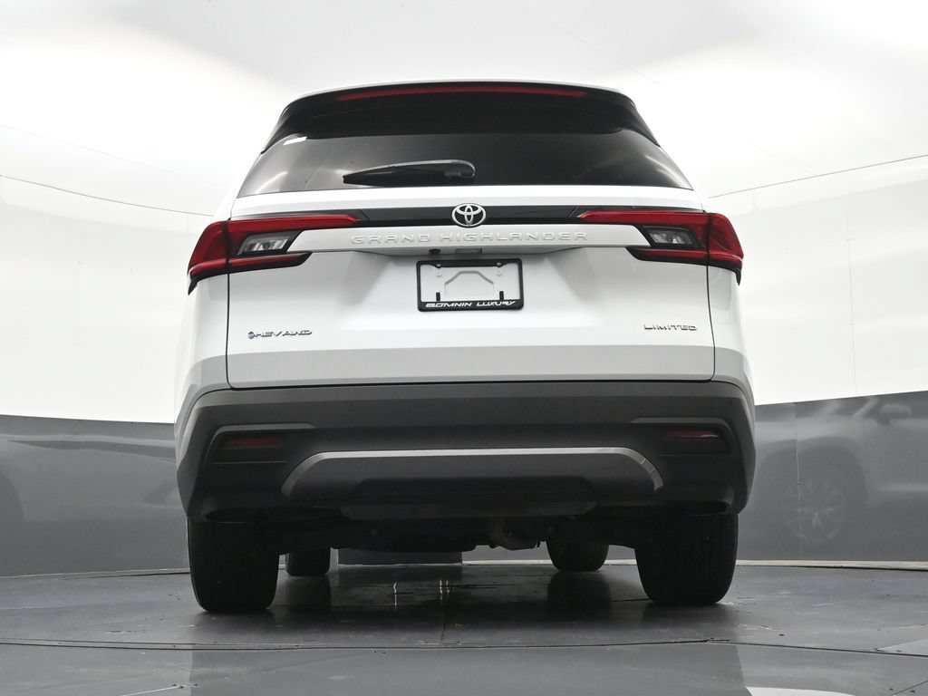 Used 2024 Toyota Grand Highlander AWD Hybrid image 27
