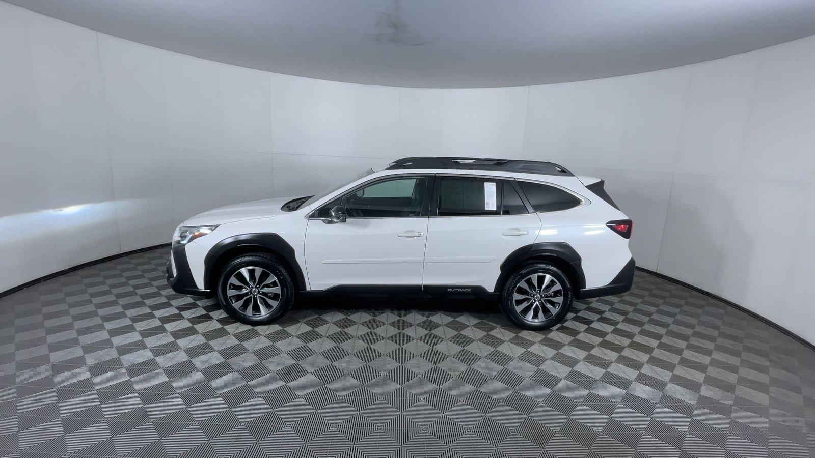 Used 2024 Subaru Outback Limited AWD/4WD image 5